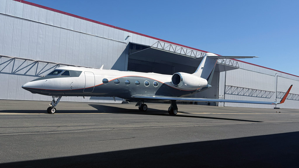 G450 Aircraft on Landing Strip.